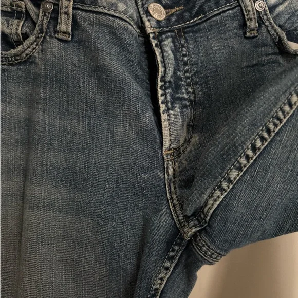 Silver Jeans Women's Light Blue Distressed Ankle Jeans - Picture 4 of 8